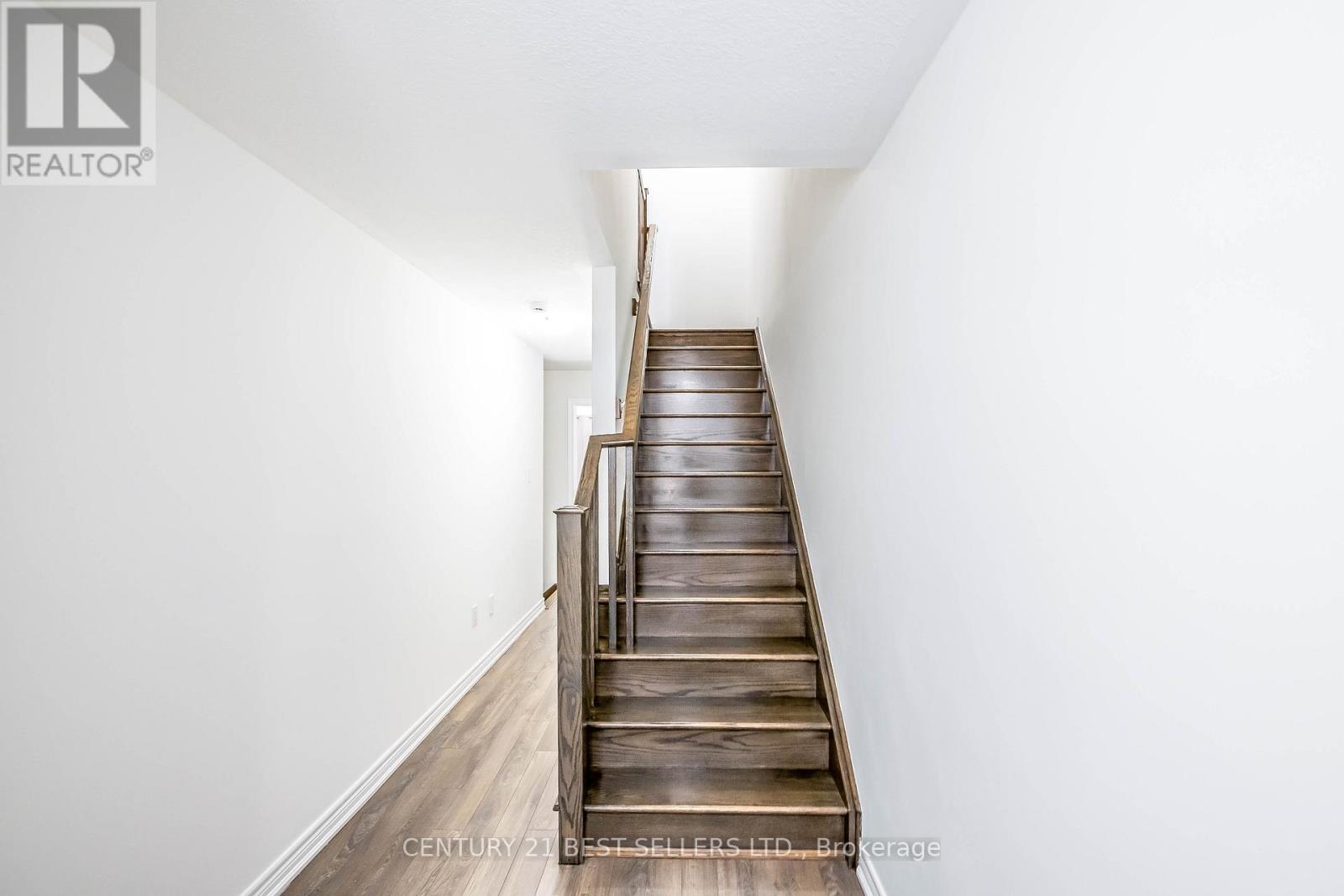 23 Rapids Lane, Hamilton, Ontario  L8K 0A4 - Photo 4 - X12416950