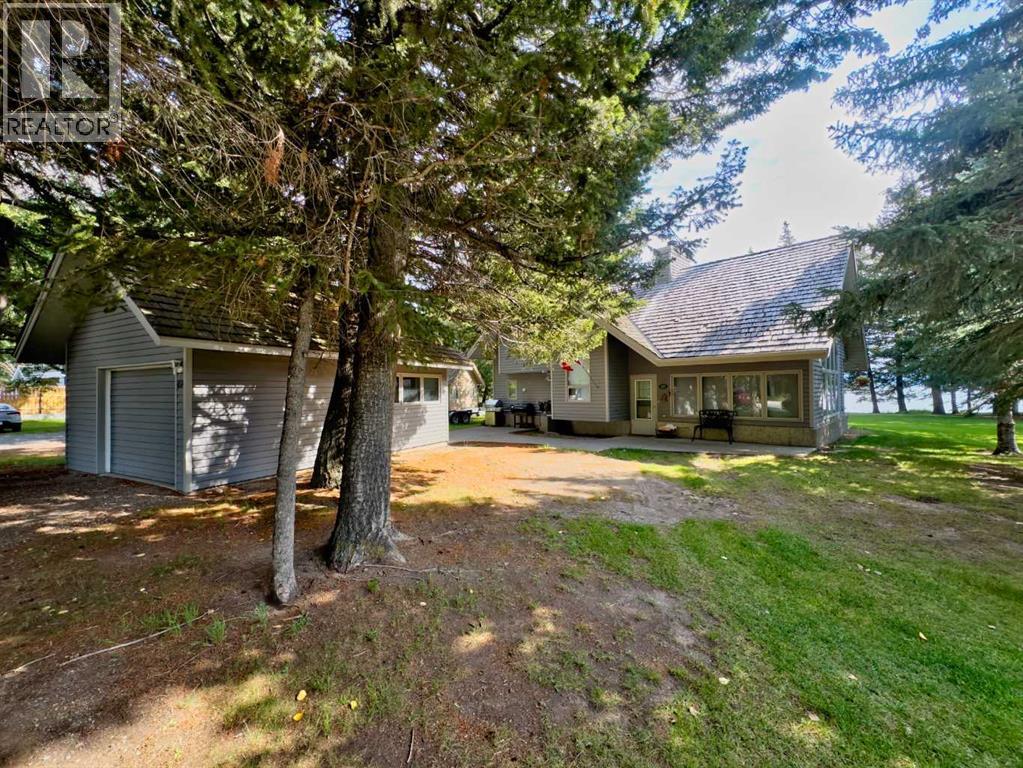 107 Mount View, Waterton Park, Alberta  T0K 2M0 - Photo 2 - A2246355