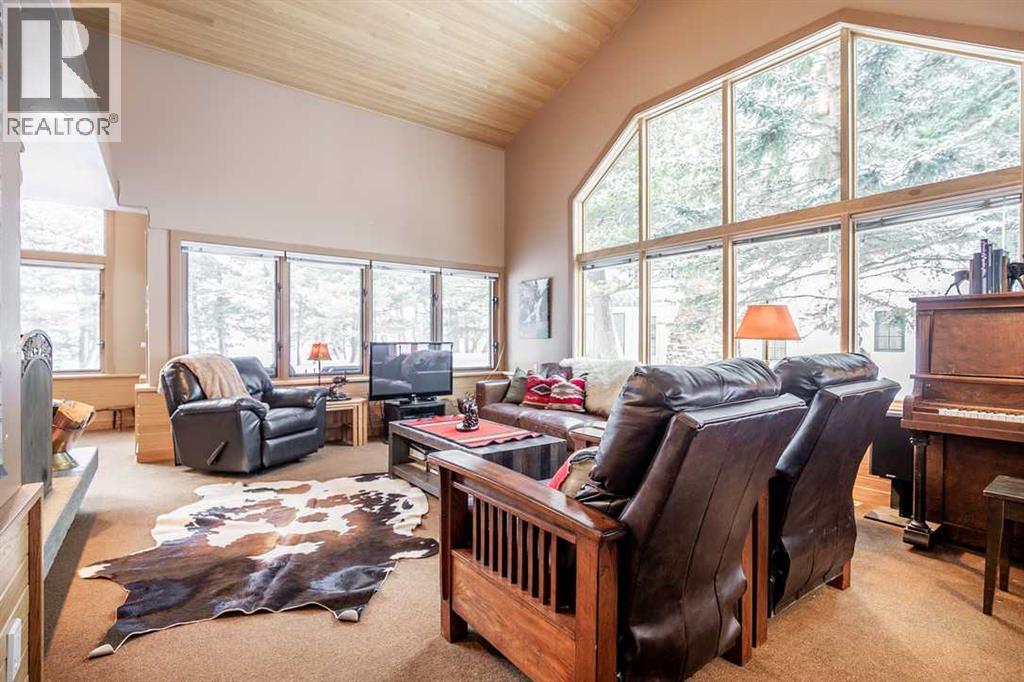107 Mount View, Waterton Park, Alberta  T0K 2M0 - Photo 4 - A2246355