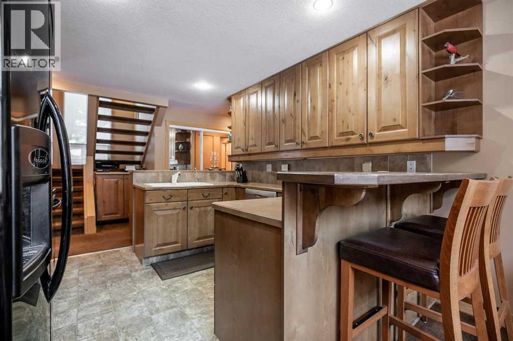 107 Mount View, Waterton Park, Alberta  T0K 2M0 - Photo 16 - A2246355
