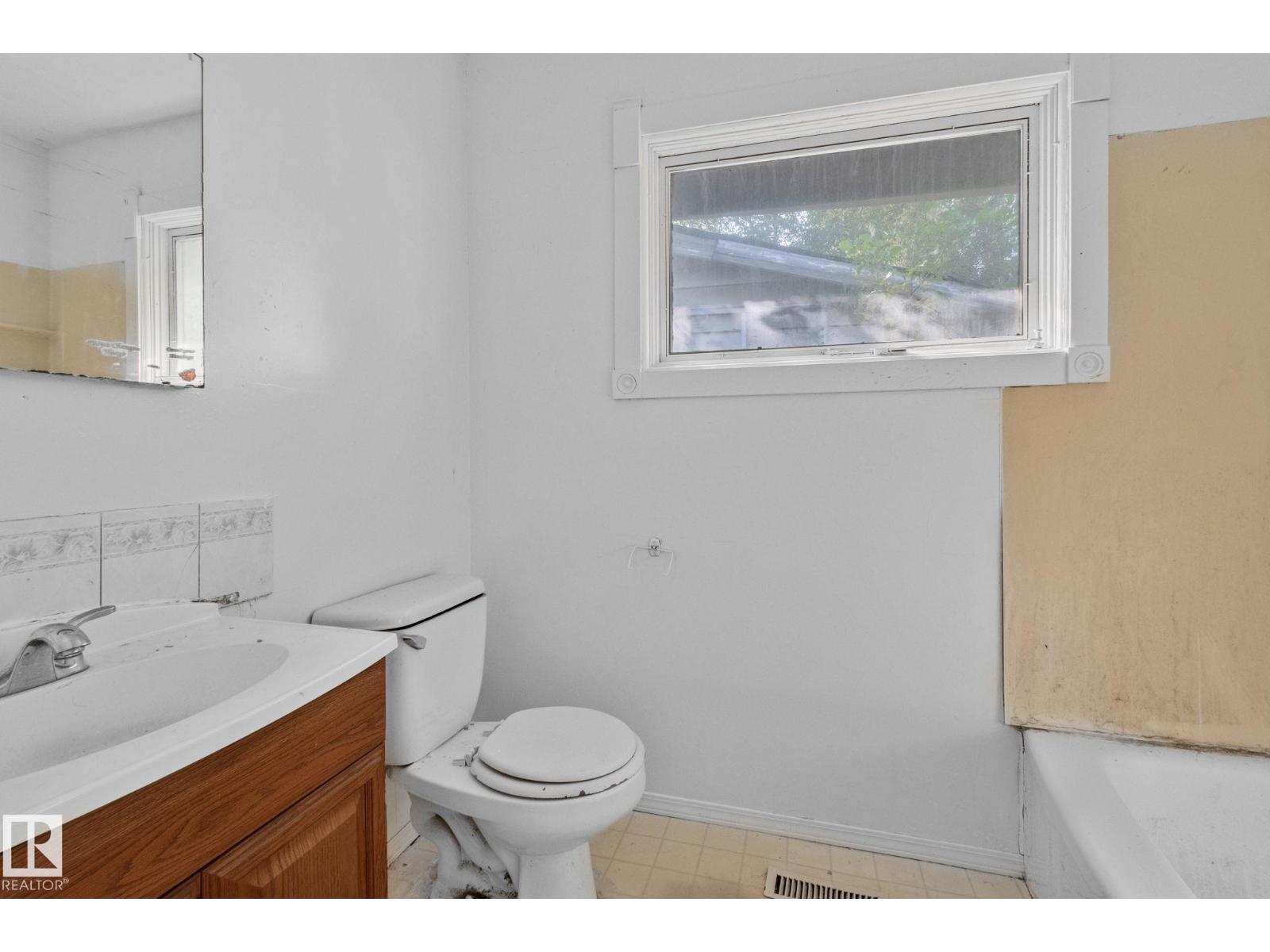 12350 82 St Nw, Edmonton, Alberta  T5B 2X2 - Photo 4 - E4458767