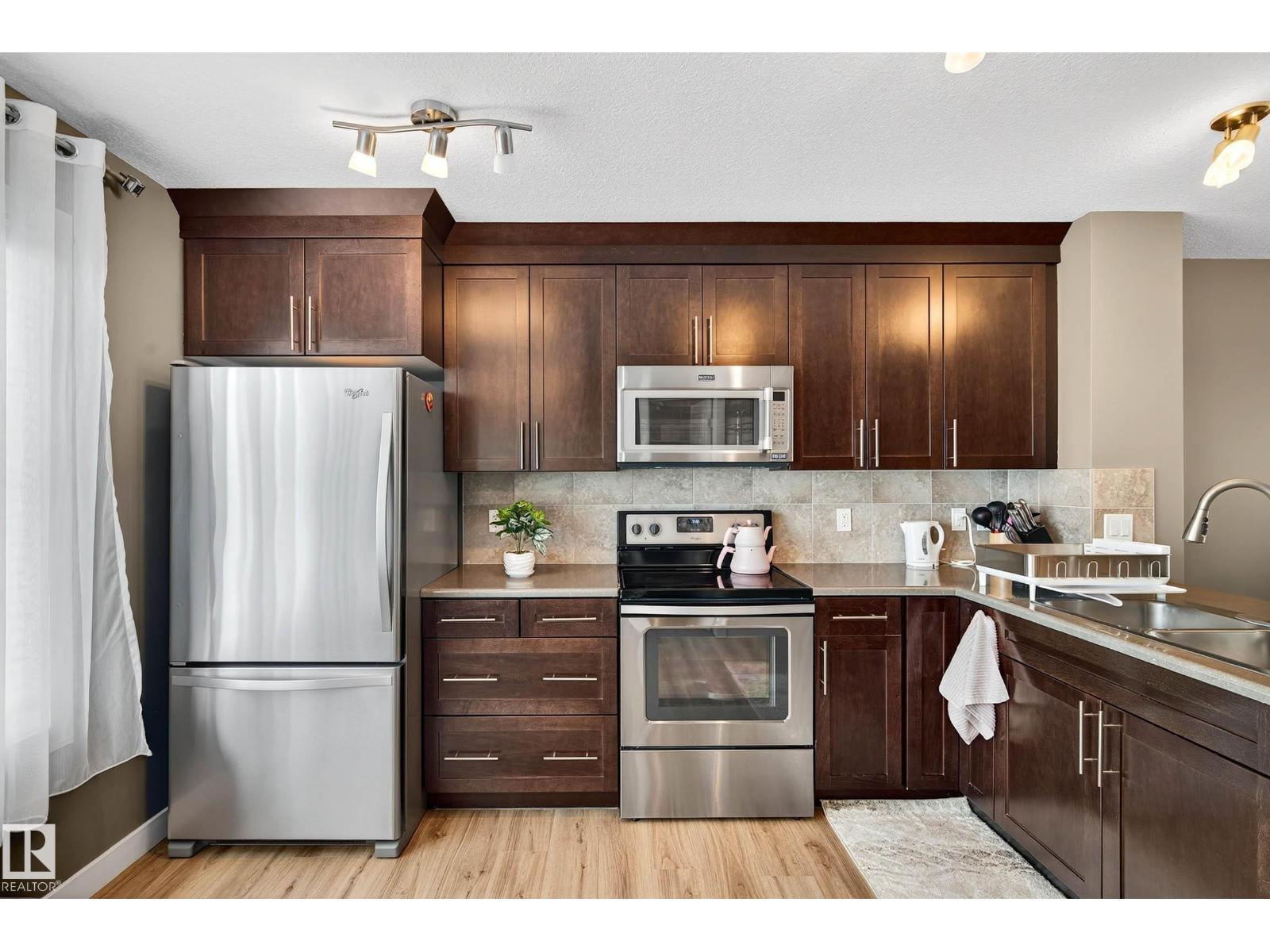7327 EDGEMONT WY NW, Edmonton, Alberta