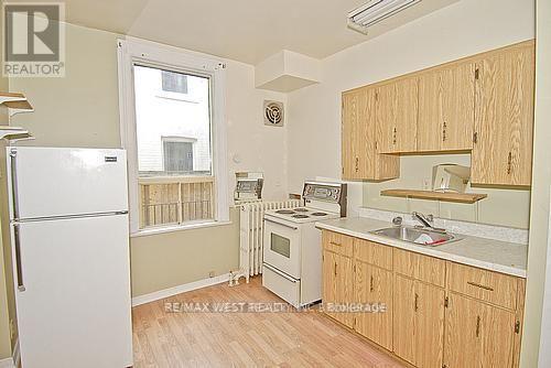 124 Baldwin Street, Toronto, Ontario  M5T 1L6 - Photo 2 - C12416995