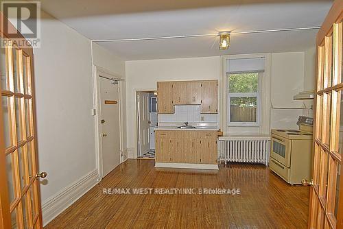 124 Baldwin Street, Toronto, Ontario  M5T 1L6 - Photo 3 - C12416995