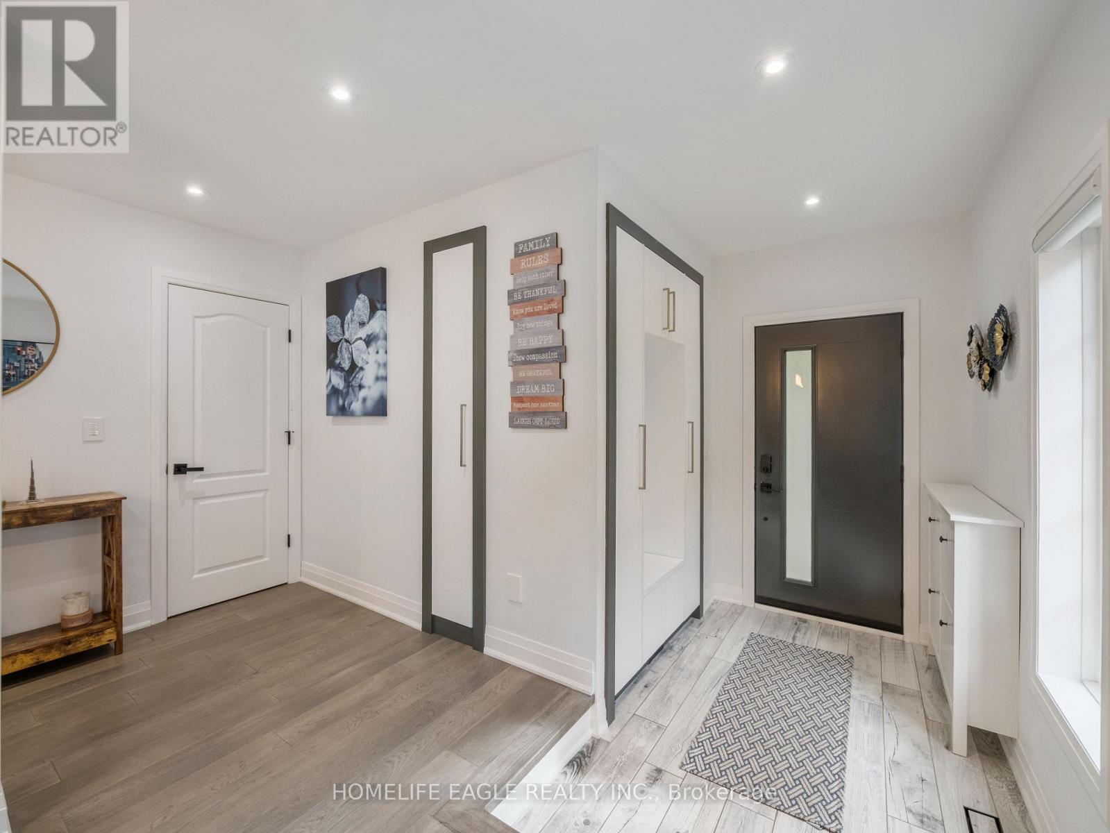 6 Brightsview Drive, Richmond Hill (Oak Ridges), Ontario  L4E 3Z2 - Photo 2 - N12416965