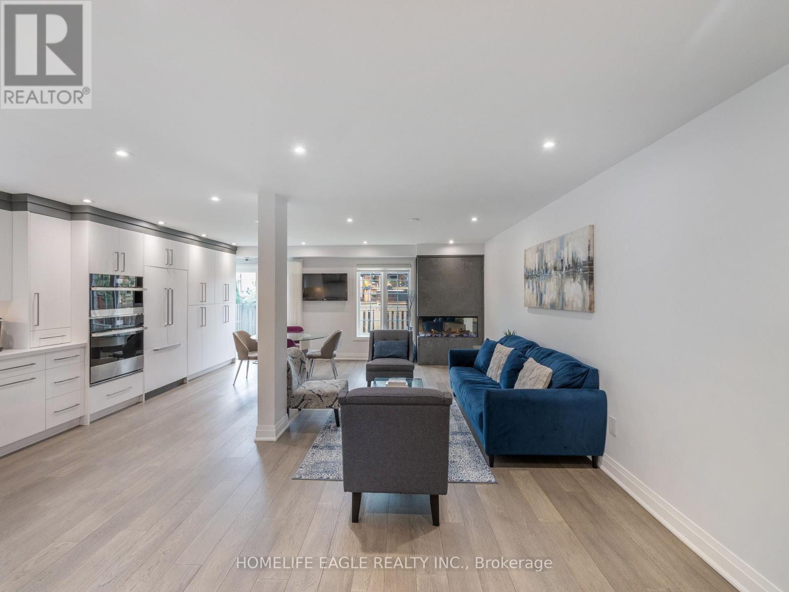 6 Brightsview Drive, Richmond Hill (Oak Ridges), Ontario  L4E 3Z2 - Photo 5 - N12416965