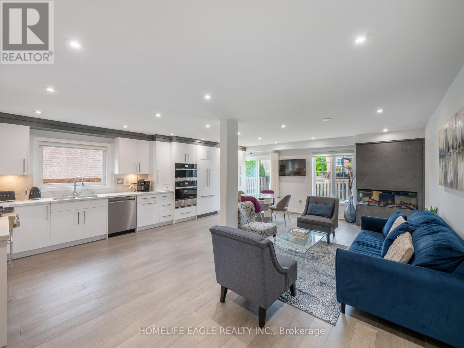 6 Brightsview Drive, Richmond Hill (Oak Ridges), Ontario  L4E 3Z2 - Photo 6 - N12416965