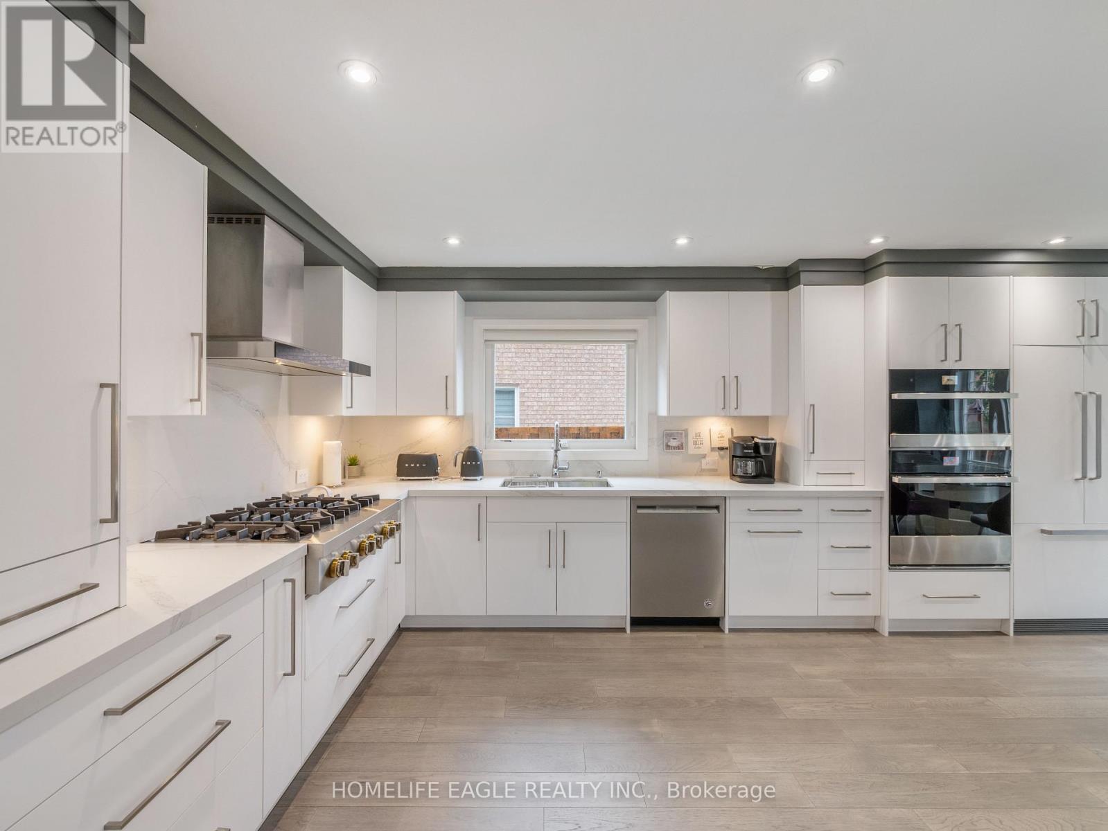 6 Brightsview Drive, Richmond Hill (Oak Ridges), Ontario  L4E 3Z2 - Photo 7 - N12416965