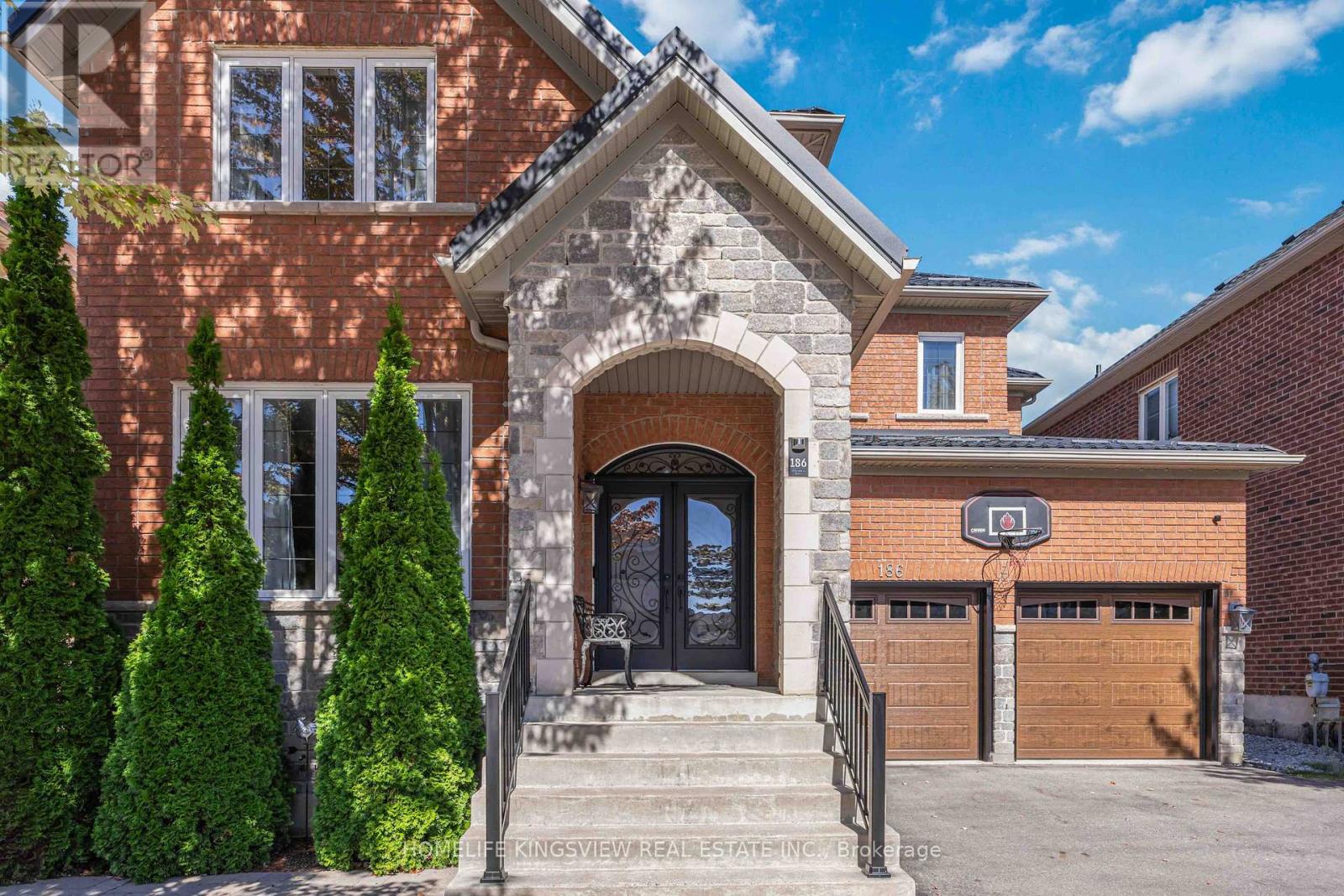 186 Saint Francis Avenue, Vaughan, Ontario  L4H 3E4 - Photo 2 - N12416988