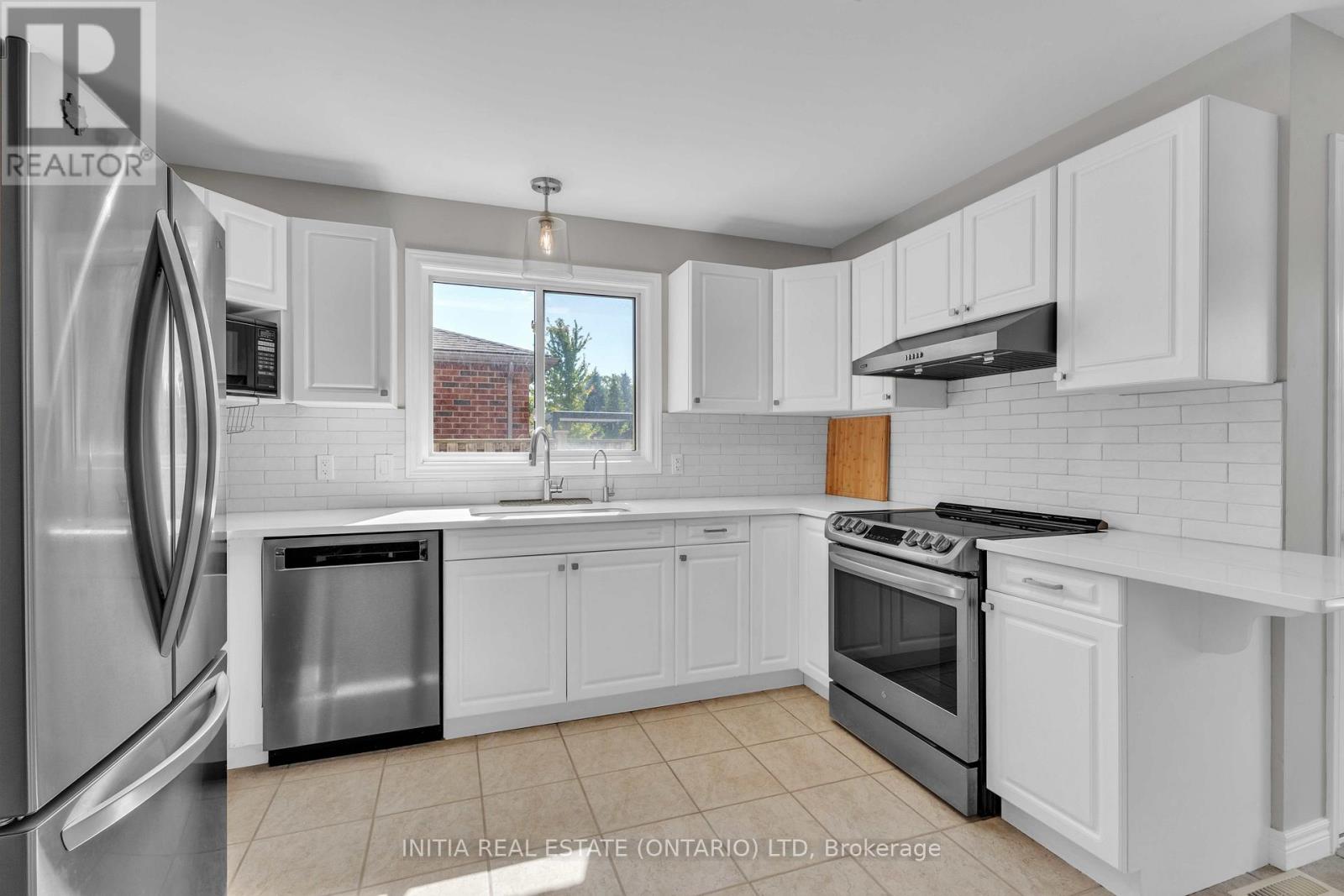 2021 Lumb Court, London North, Ontario  N6G 5J4 - Photo 17 - X12417020