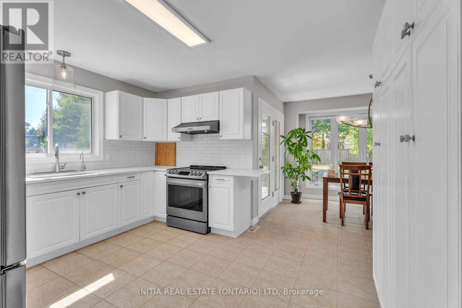 2021 Lumb Court, London North, Ontario  N6G 5J4 - Photo 19 - X12417020