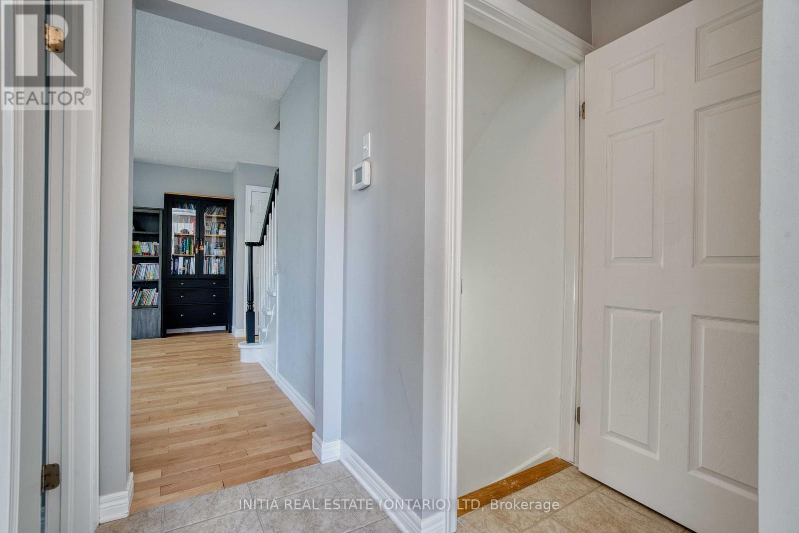 2021 Lumb Court, London North, Ontario  N6G 5J4 - Photo 32 - X12417020