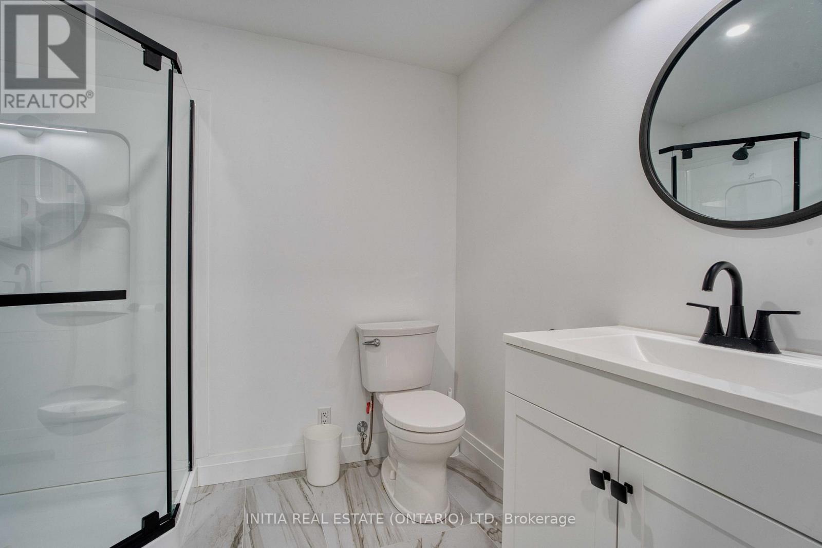 2021 Lumb Court, London North, Ontario  N6G 5J4 - Photo 38 - X12417020