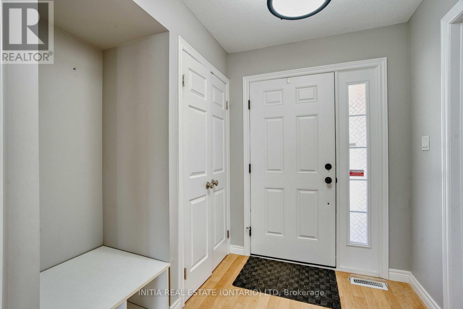 2021 Lumb Court, London North, Ontario  N6G 5J4 - Photo 7 - X12417020