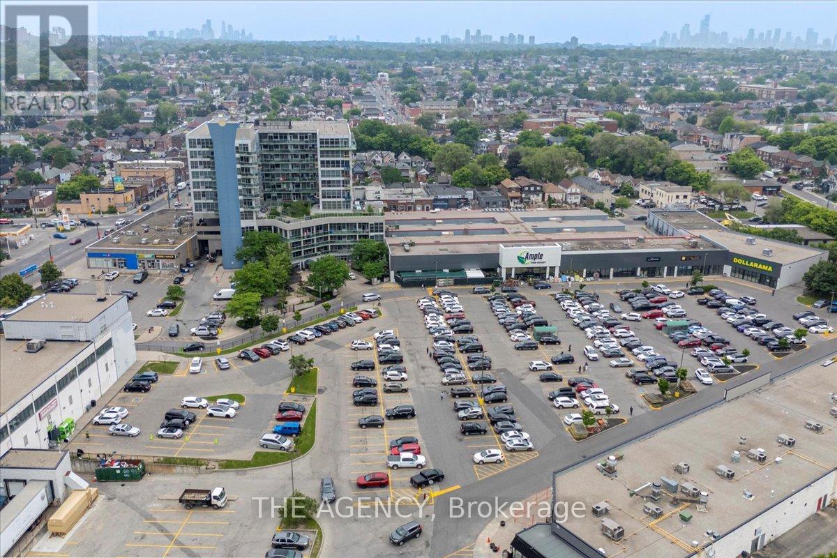 7 Forbes Avenue, Toronto, Ontario  M6M 0B5 - Photo 36 - W12416975