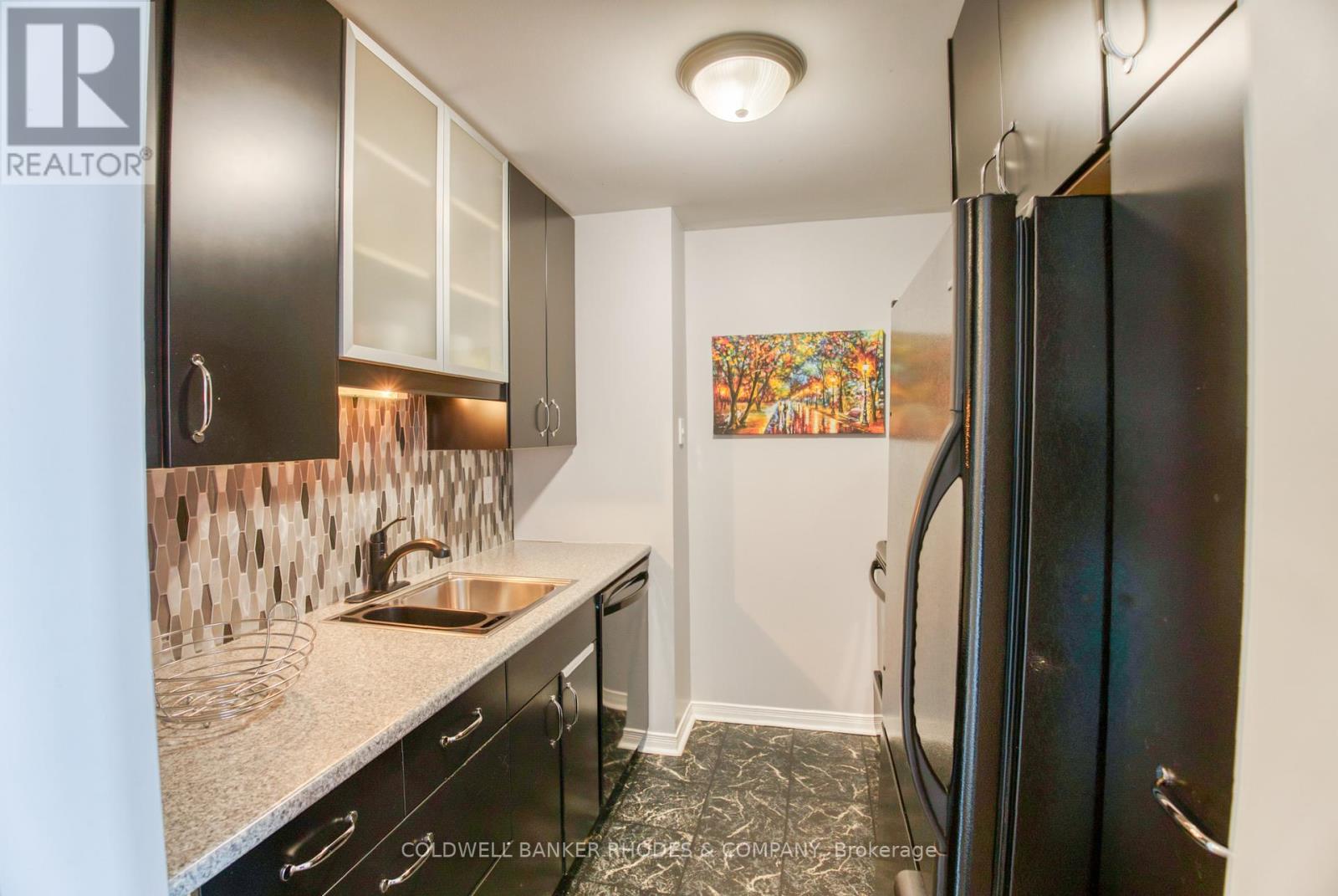 1105 - 556 Laurier Avenue W, Ottawa, Ontario  K1R 7X2 - Photo 14 - X12417035