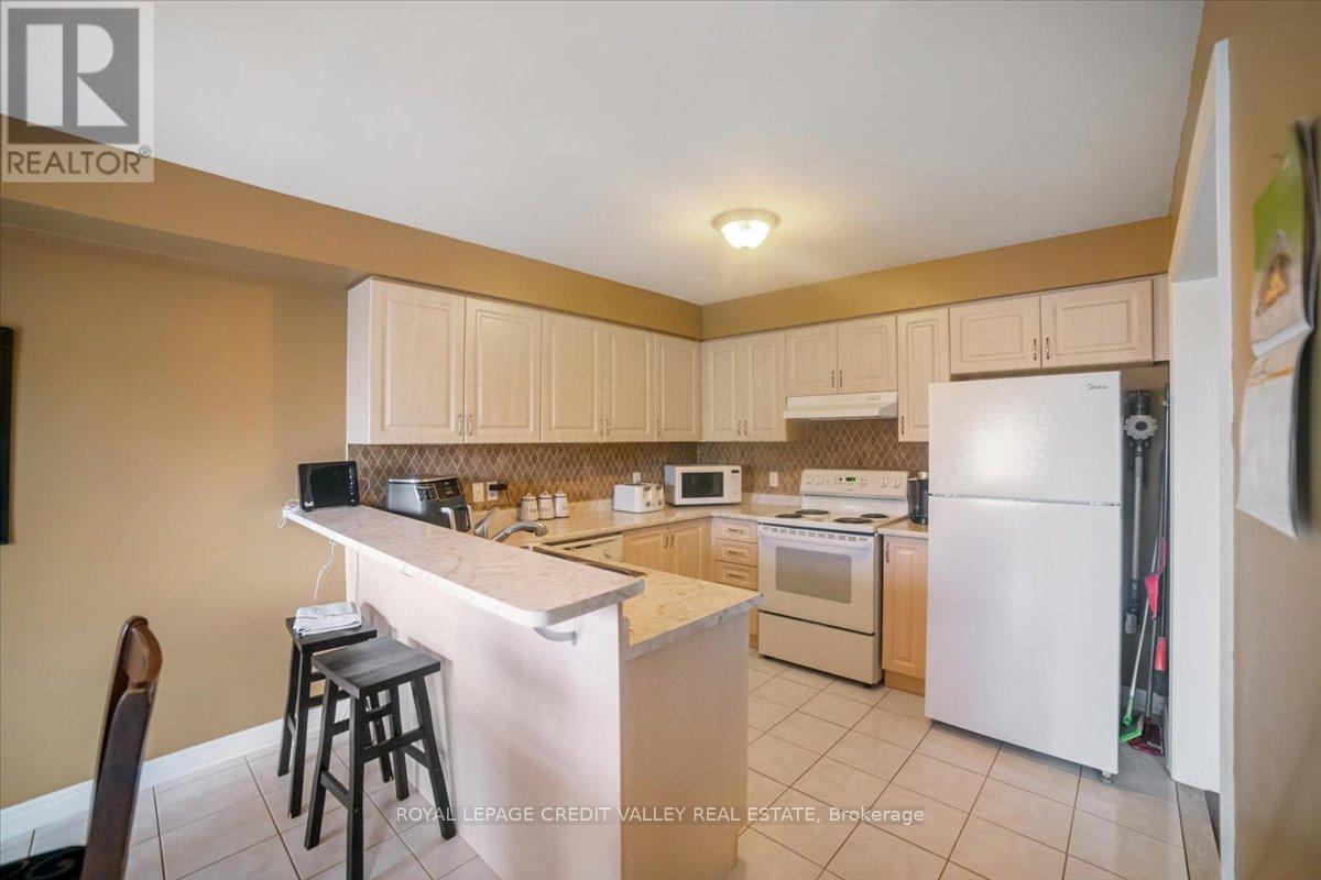 210 Marilyn Street, Shelburne, Ontario  L9V 3C7 - Photo 12 - X12416999