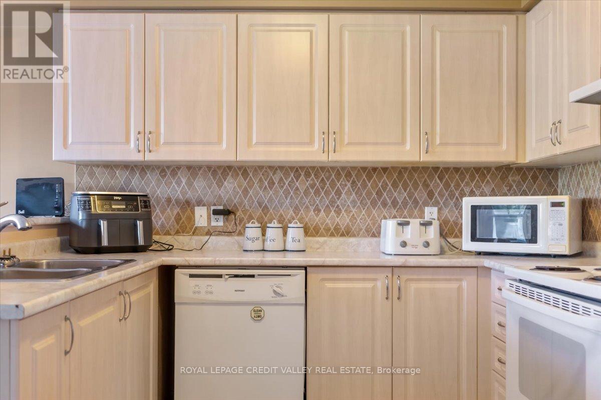 210 Marilyn Street, Shelburne, Ontario  L9V 3C7 - Photo 13 - X12416999