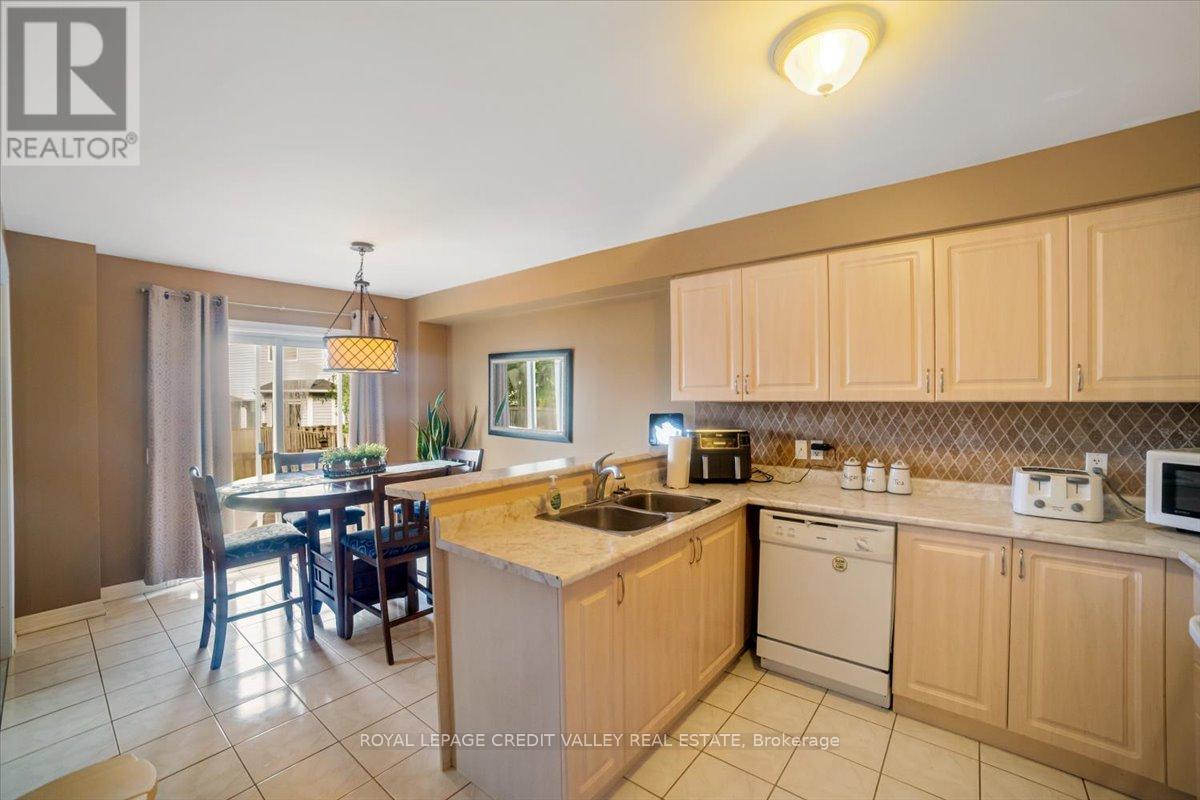 210 Marilyn Street, Shelburne, Ontario  L9V 3C7 - Photo 14 - X12416999
