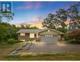 11844 LOYALIST PARKWAY, Prince Edward County, Ontario