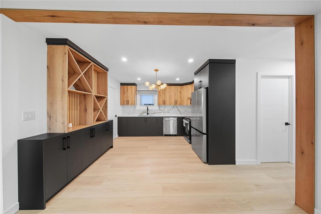 76 Dingle Street, Winnipeg, Manitoba  R2R 0V6 - Photo 8 - 202524528