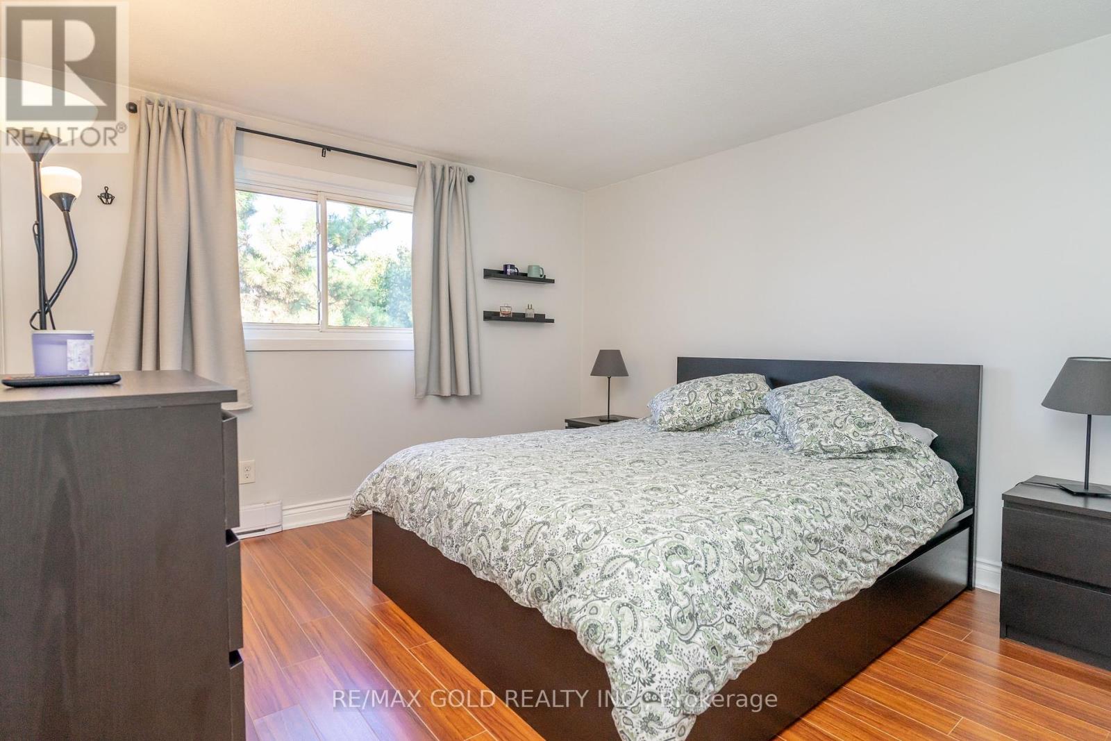 18 Juliette Square, Brampton, Ontario  L6S 2M6 - Photo 23 - W12416971