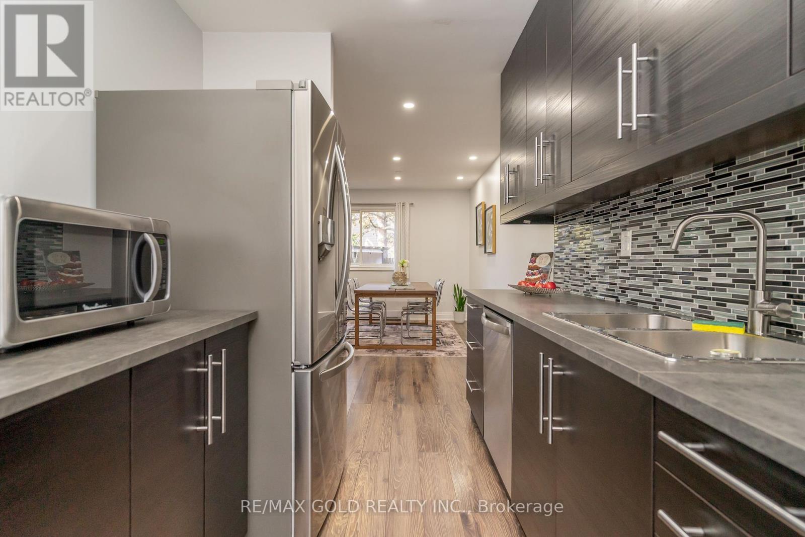 18 Juliette Square, Brampton, Ontario  L6S 2M6 - Photo 18 - W12416971