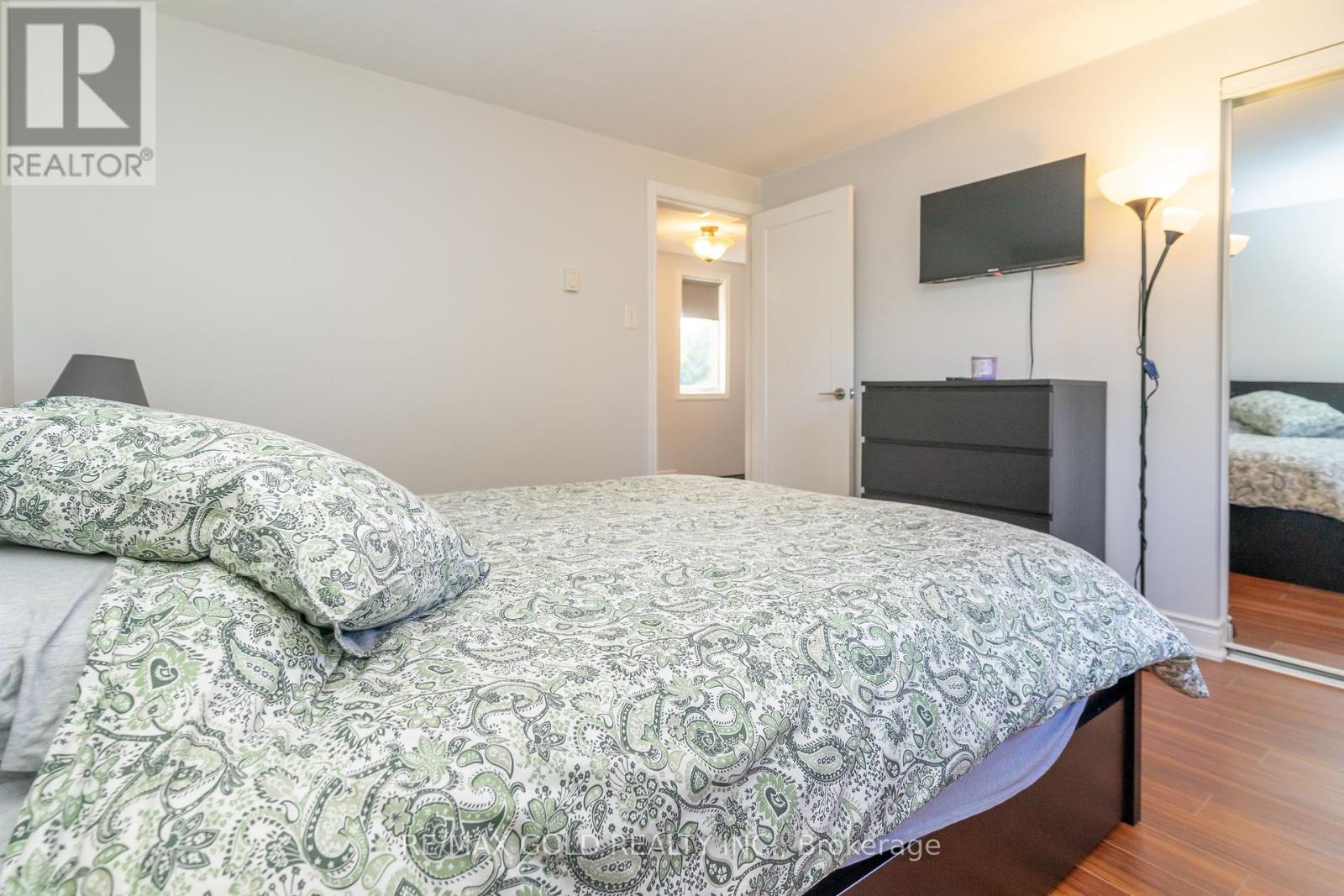 18 Juliette Square, Brampton, Ontario  L6S 2M6 - Photo 25 - W12416971