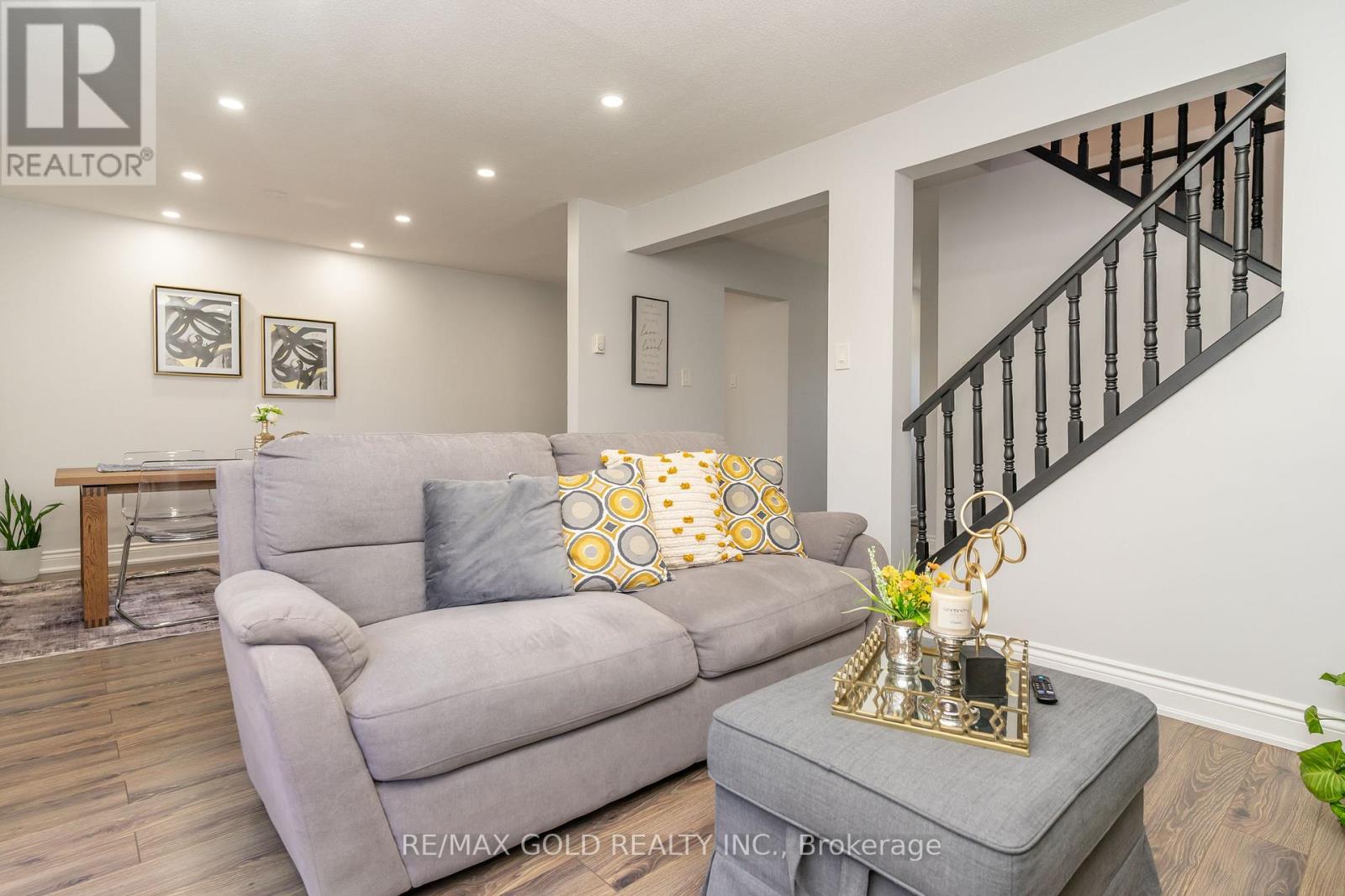 18 Juliette Square, Brampton, Ontario  L6S 2M6 - Photo 13 - W12416971