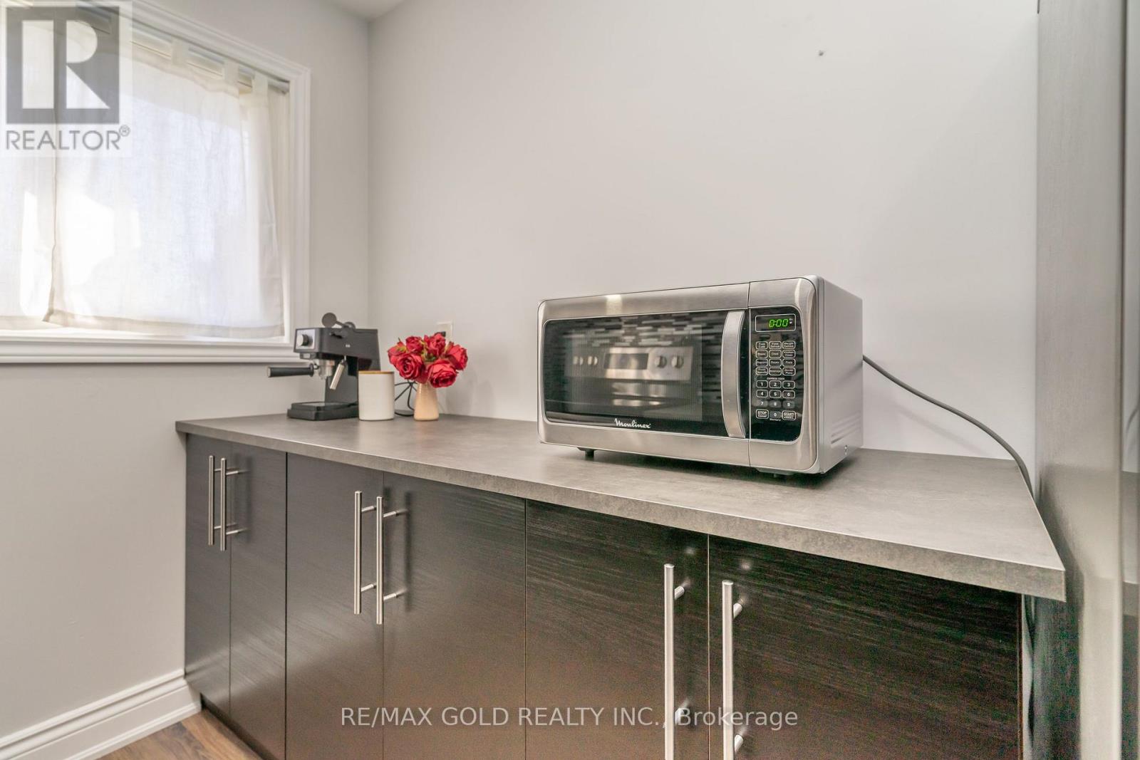 18 Juliette Square, Brampton, Ontario  L6S 2M6 - Photo 19 - W12416971