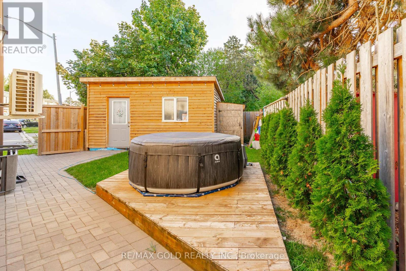 18 Juliette Square, Brampton, Ontario  L6S 2M6 - Photo 39 - W12416971