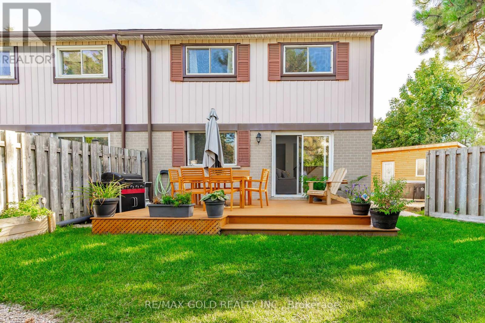 18 Juliette Square, Brampton, Ontario  L6S 2M6 - Photo 43 - W12416971