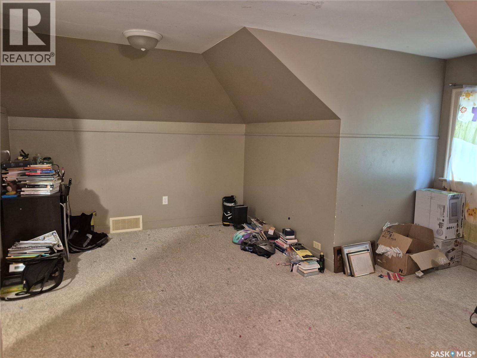 137 2nd Street W, Ponteix, Saskatchewan  S0N 1Z0 - Photo 18 - SK018931