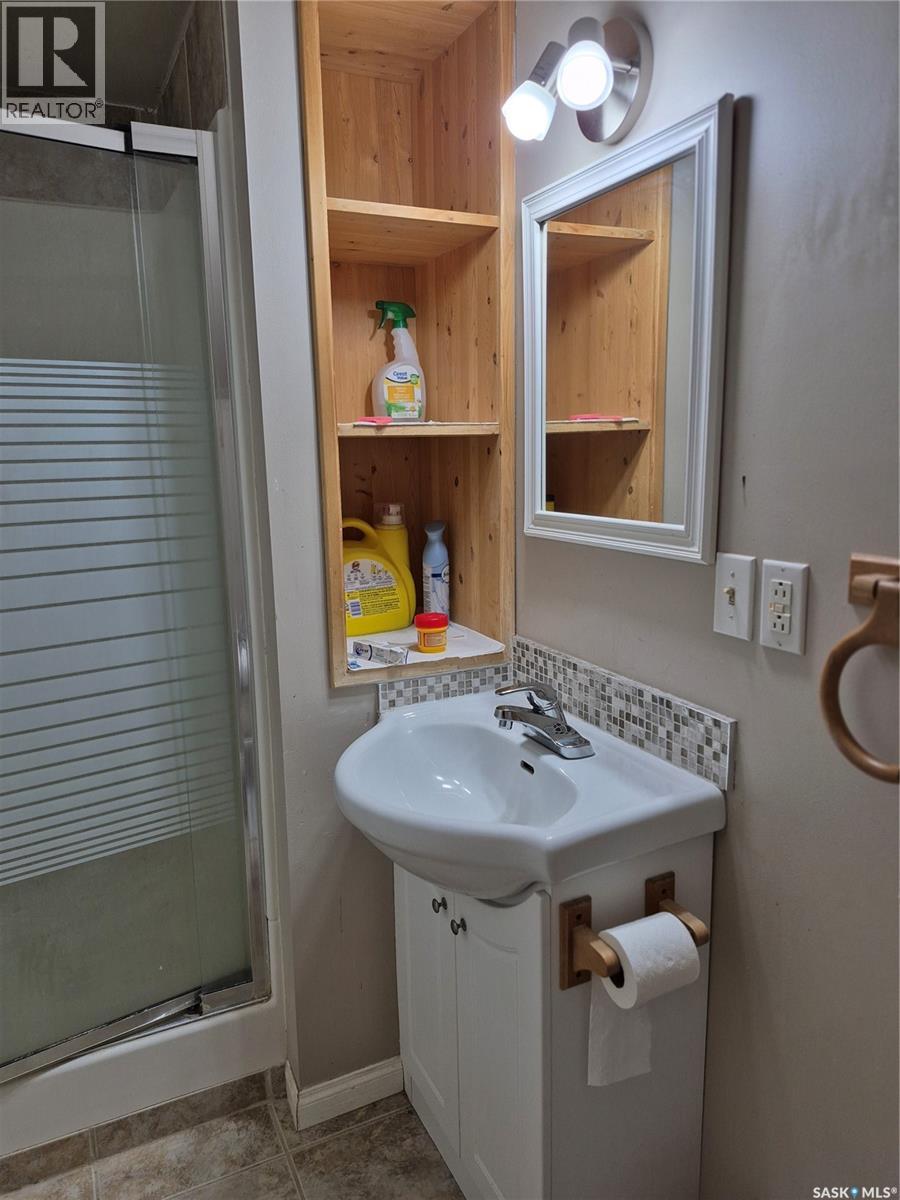 137 2nd Street W, Ponteix, Saskatchewan  S0N 1Z0 - Photo 20 - SK018931