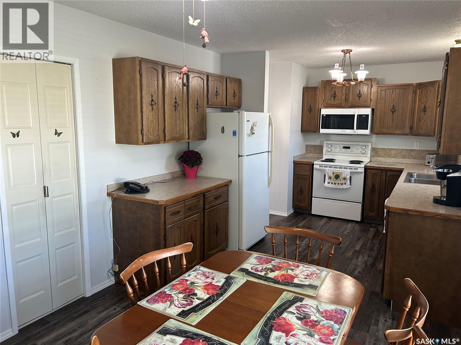 1534 Athabasca Street W, Moose Jaw, Saskatchewan  S6H 7K4 - Photo 9 - SK018930