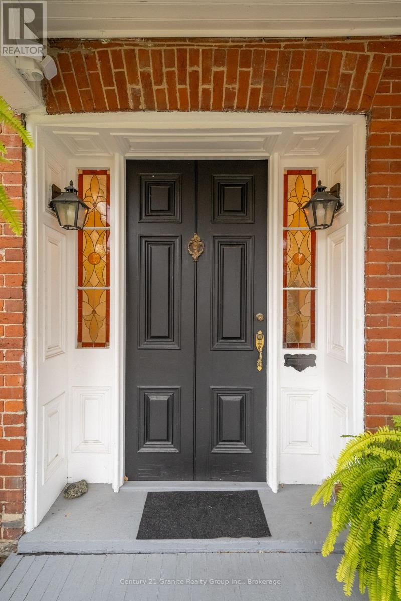 110 Bridge Street W, Belleville, Ontario  K8P 1J6 - Photo 6 - X12297299