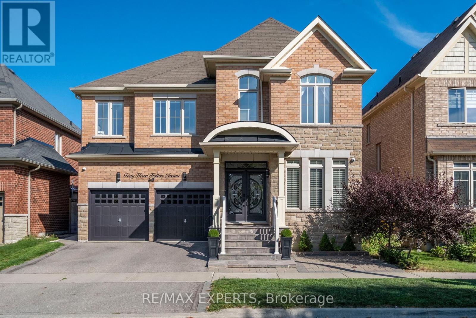 40 Heron Hollow Avenue, Richmond Hill (Oak Ridges), Ontario  L4E 0G9 - Photo 3 - N12417012