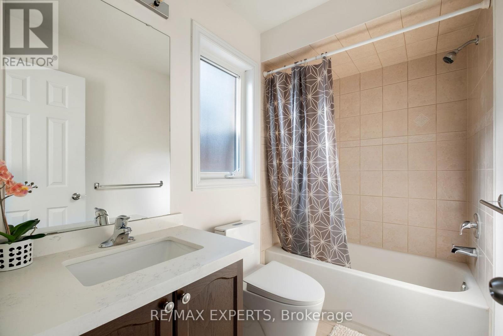 40 Heron Hollow Avenue, Richmond Hill (Oak Ridges), Ontario  L4E 0G9 - Photo 35 - N12417012