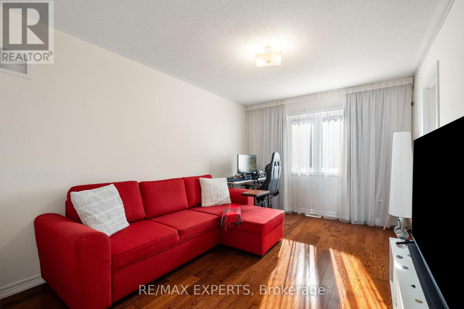 40 Heron Hollow Avenue, Richmond Hill (Oak Ridges), Ontario  L4E 0G9 - Photo 37 - N12417012