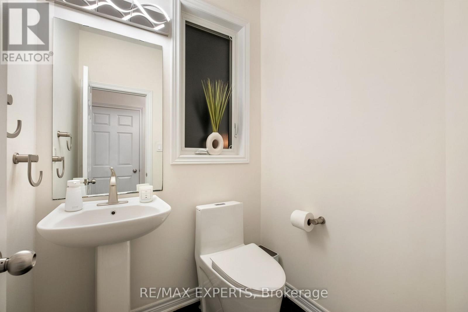 40 Heron Hollow Avenue, Richmond Hill (Oak Ridges), Ontario  L4E 0G9 - Photo 38 - N12417012