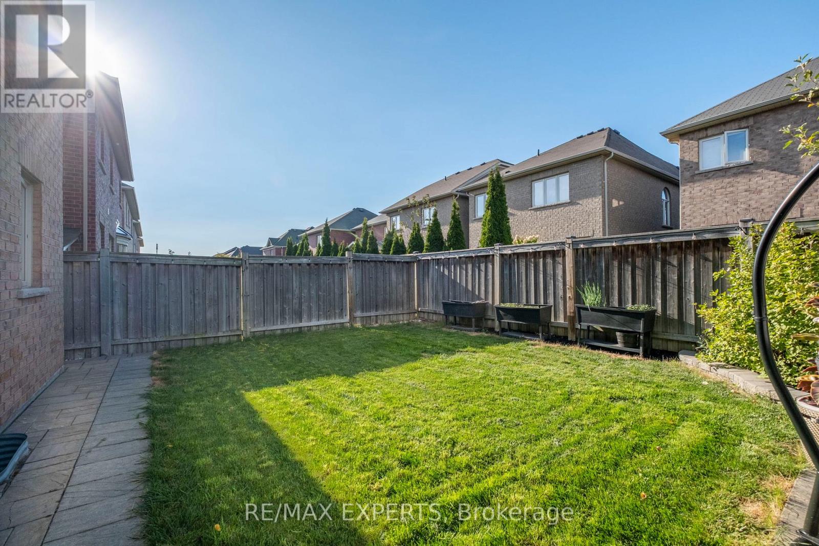 40 Heron Hollow Avenue, Richmond Hill (Oak Ridges), Ontario  L4E 0G9 - Photo 41 - N12417012