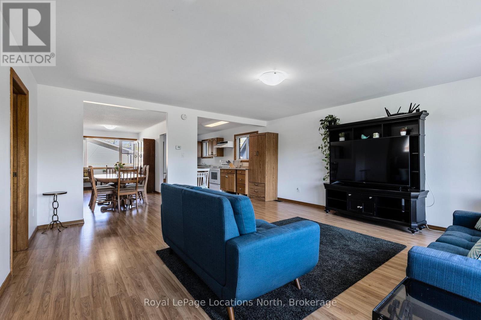 971 Mosley Street, Wasaga Beach, Ontario  L9Z 2G9 - Photo 14 - S12417068