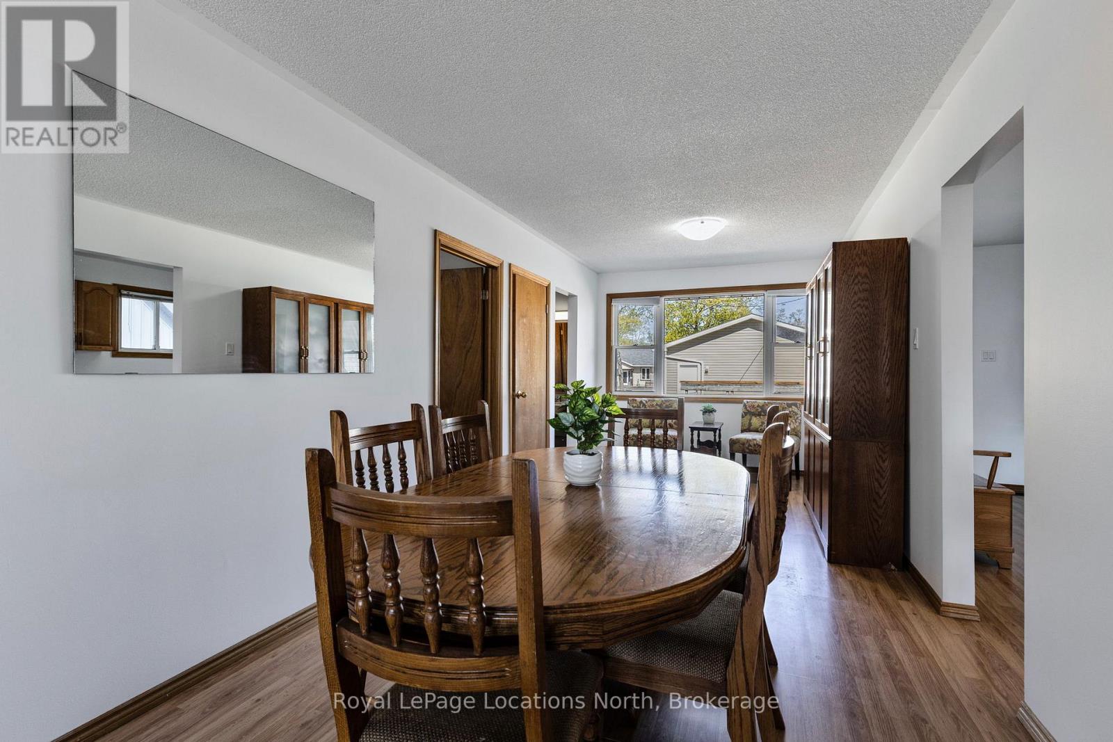 971 Mosley Street, Wasaga Beach, Ontario  L9Z 2G9 - Photo 18 - S12417068