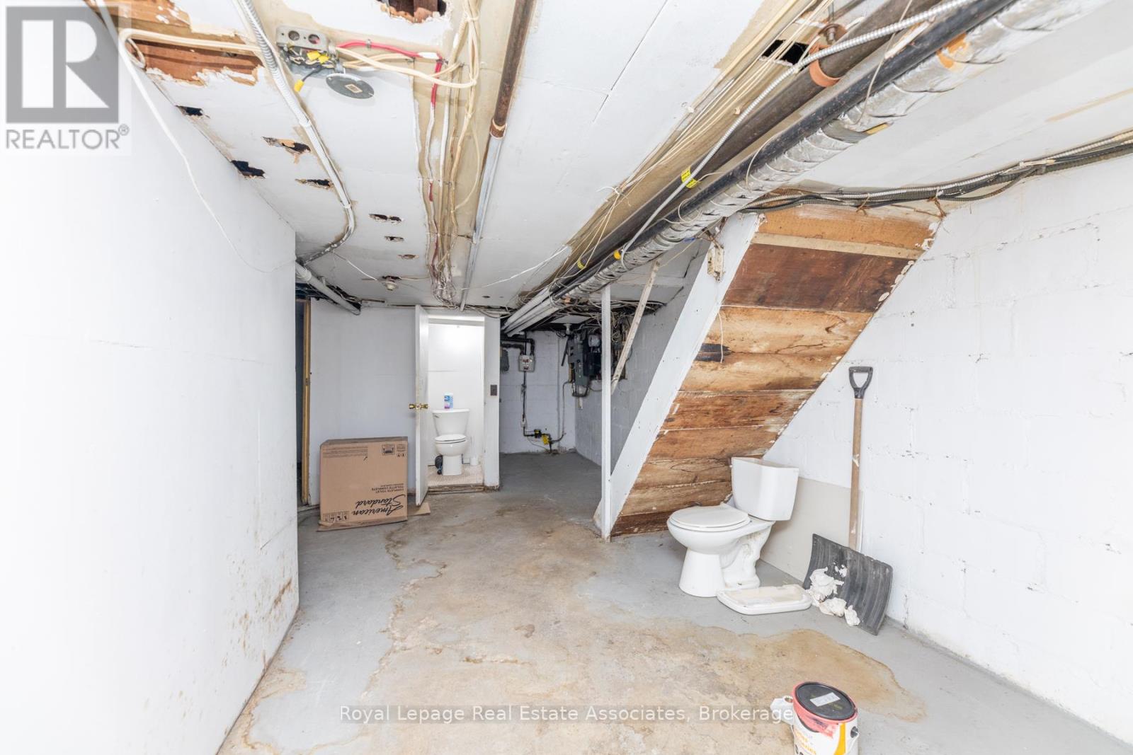 2850 Dufferin Street, Toronto, Ontario  M6B 3S3 - Photo 16 - W12297423