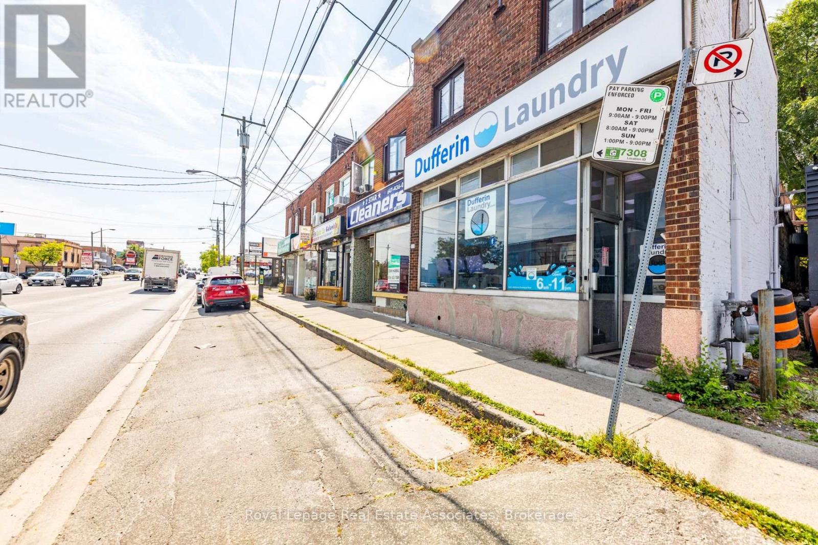 2850 Dufferin Street, Toronto, Ontario  M6B 3S3 - Photo 3 - W12297423