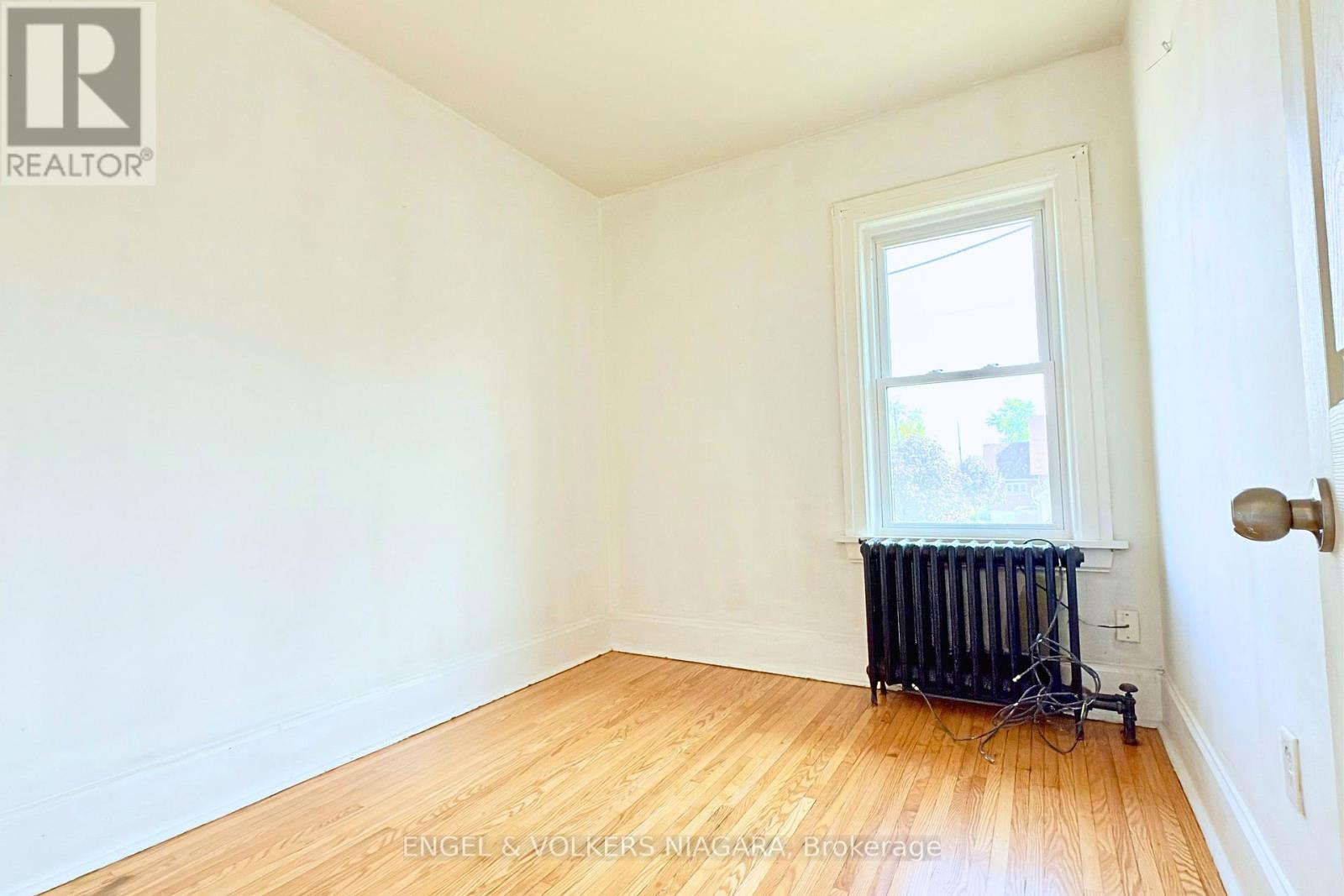 5038 Huron Street, Niagara Falls, Ontario  L2E 2J7 - Photo 16 - X12413714