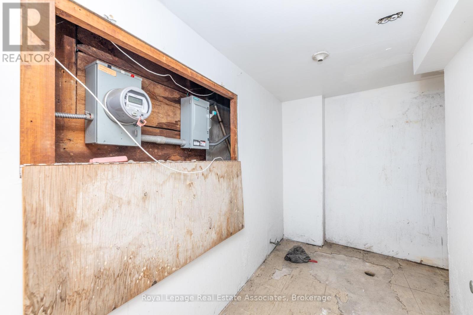 2850 Dufferin Street, Toronto, Ontario  M6B 3S3 - Photo 20 - W12297423