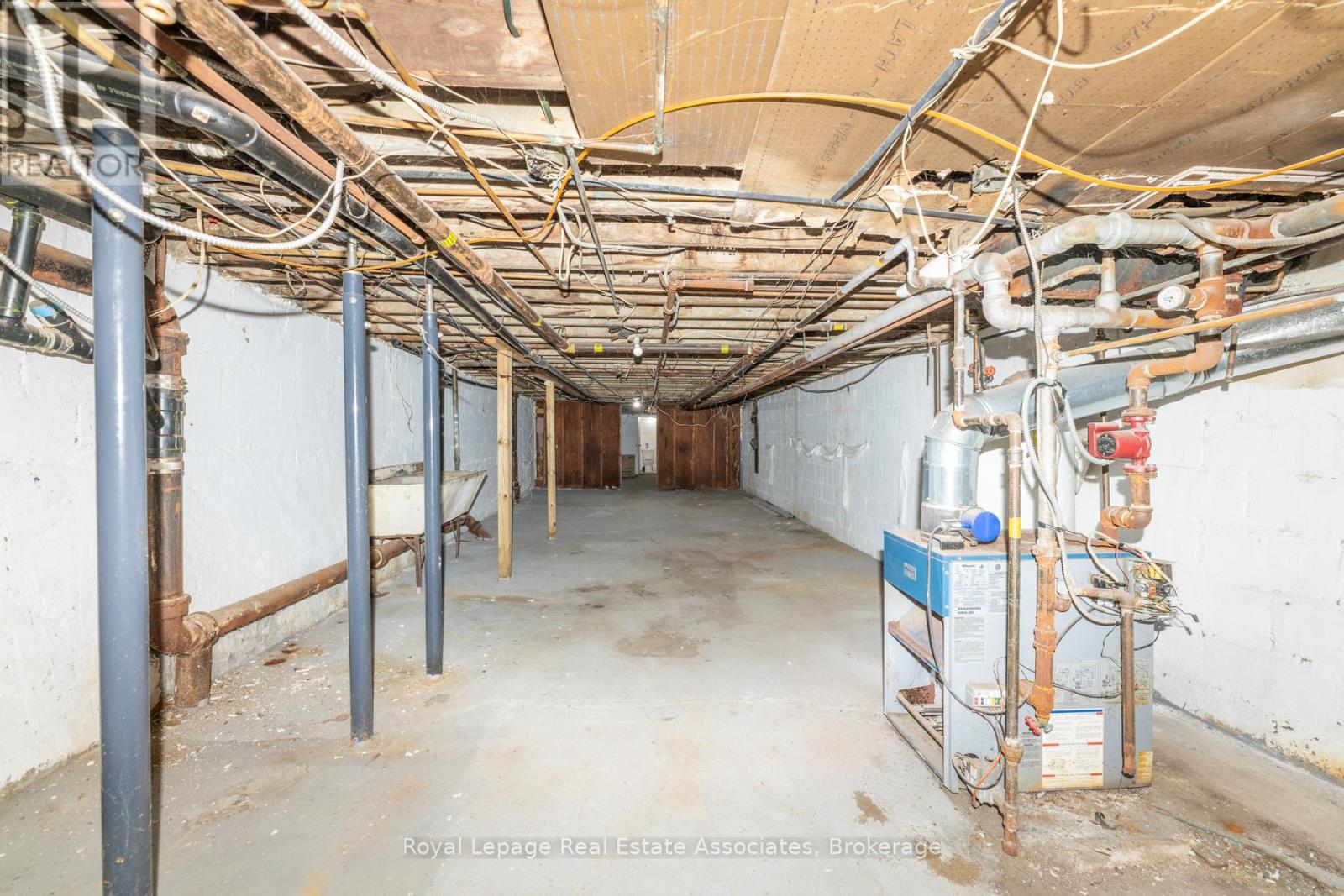 2850 Dufferin Street, Toronto, Ontario  M6B 3S3 - Photo 17 - W12297423