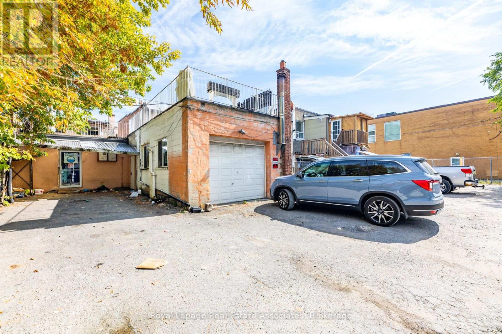 2850 Dufferin Street, Toronto, Ontario  M6B 3S3 - Photo 21 - W12297423