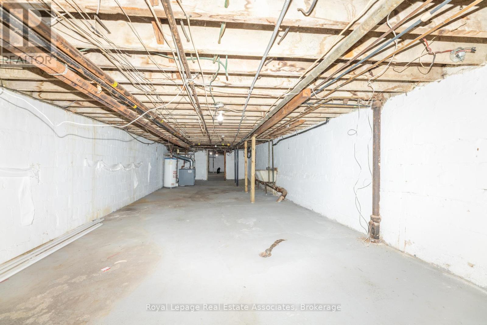 2850 Dufferin Street, Toronto, Ontario  M6B 3S3 - Photo 18 - W12297423